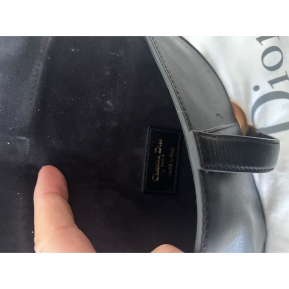 CHRISTIAN DIOR
Calfskin Saddle Belt Bag Black - Picture 7 of 9